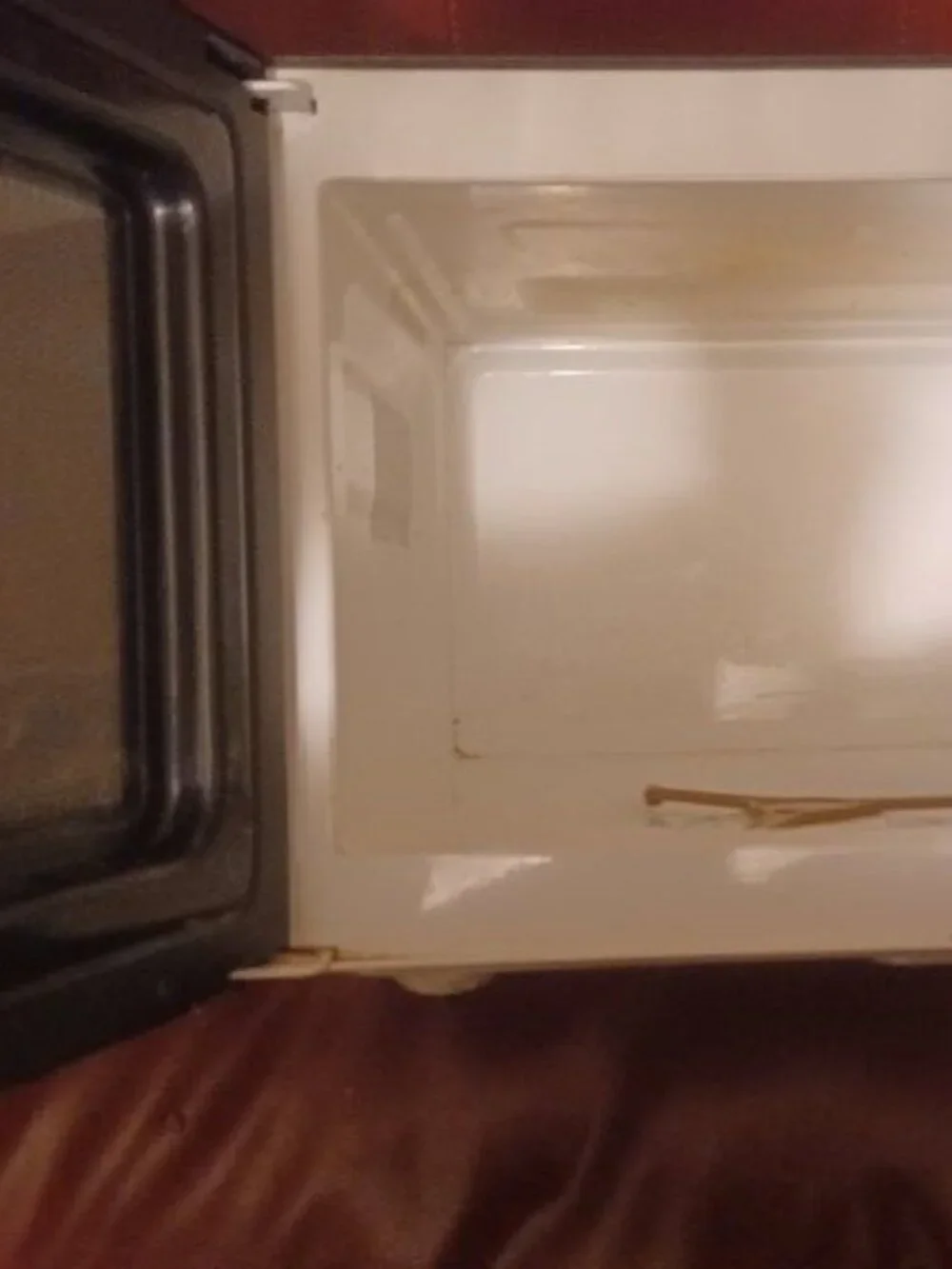 LOCAL PICK ONLY ** TEMPE, AZ,  Black Microwave, Heats Up Really Fast !